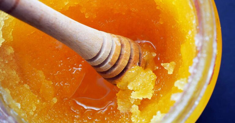 What Does It Mean If Your Honey Crystallizes? - Featured image