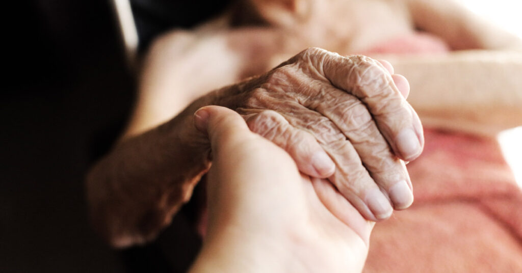 3 Phrases To Help Comfort A Dying Person - Featured image