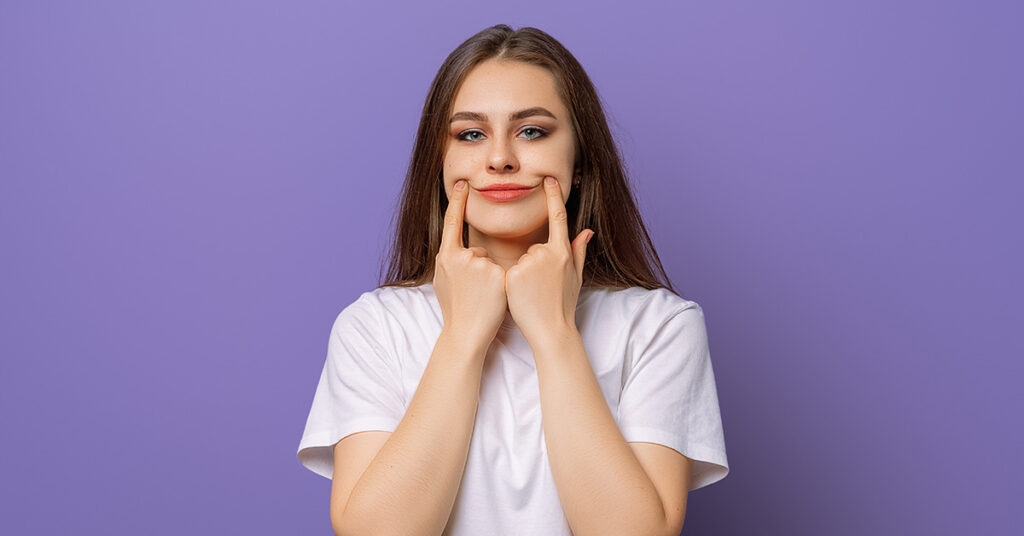 12 Subtle Behaviors That People May Appear Happy But Really Aren’t - Featured image