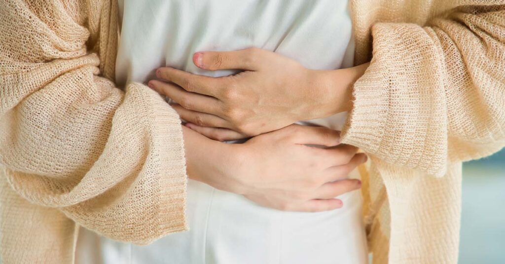 YouTuber Star Fulfills Girlfriend’s Wish After He Woke Up In Hospital To Learn She Passed Away From Meal They Ate - Featured image