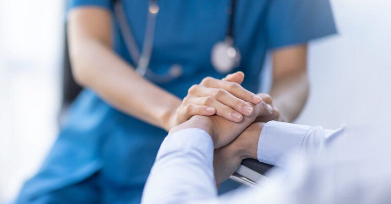 Expert Explains How Simple 20-Second ‘Hand Test’ Can Check if You Have a Heart Blockage - Featured image