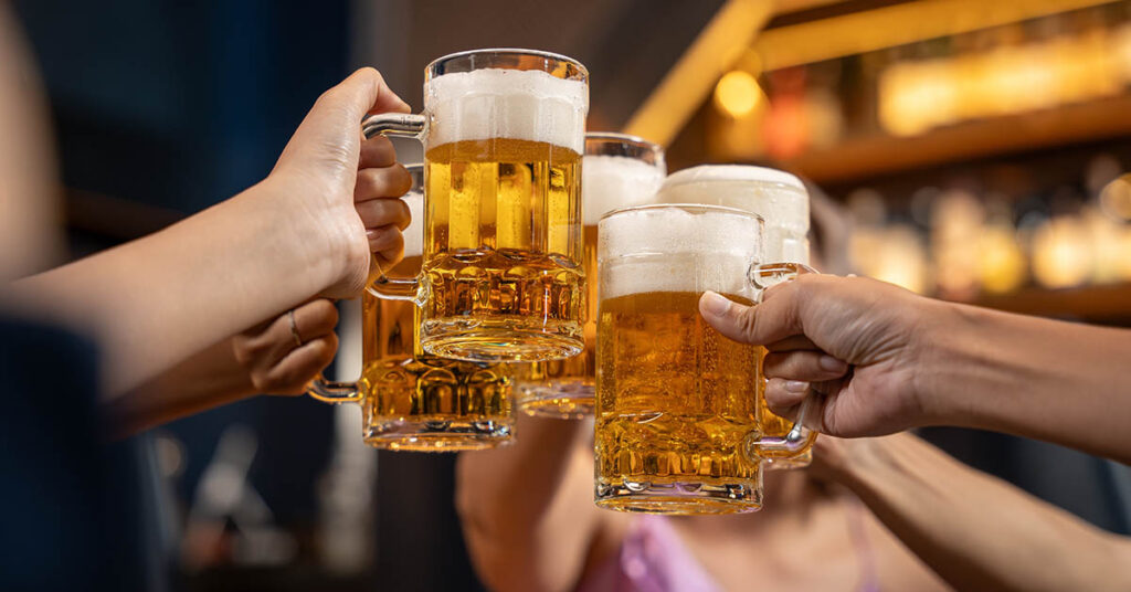 Neurologist Claims This is The Exact Age You Should Stop Drinking Beer - Featured image