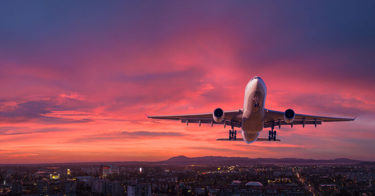 10+ Things Airlines Don’t Want You To Know About - Featured image