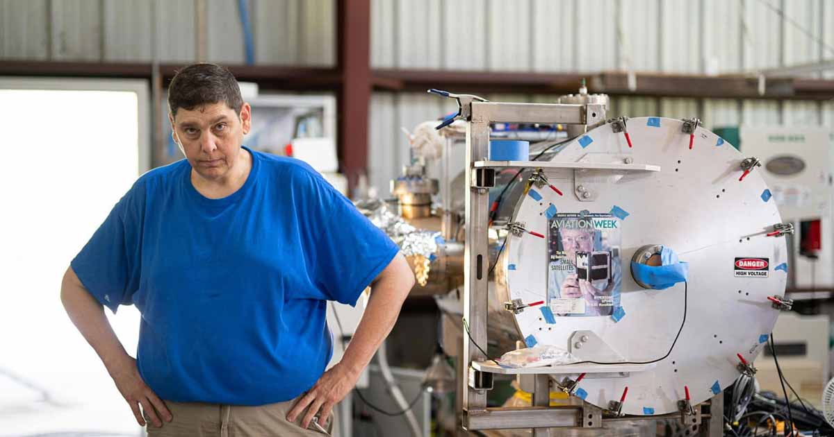 Scientists Making Rockets NASA Scientist Developed a Propellant-less Rocket That Defies Physics ...