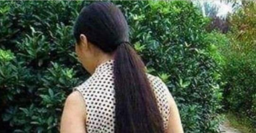 Woman cuts her hair for the first time in 25 years – here’s what she looks like today - Featured image