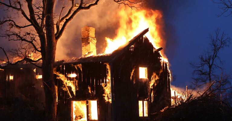Courageous Mother-of-Four Dies in House Fire as Children Escape - Featured image