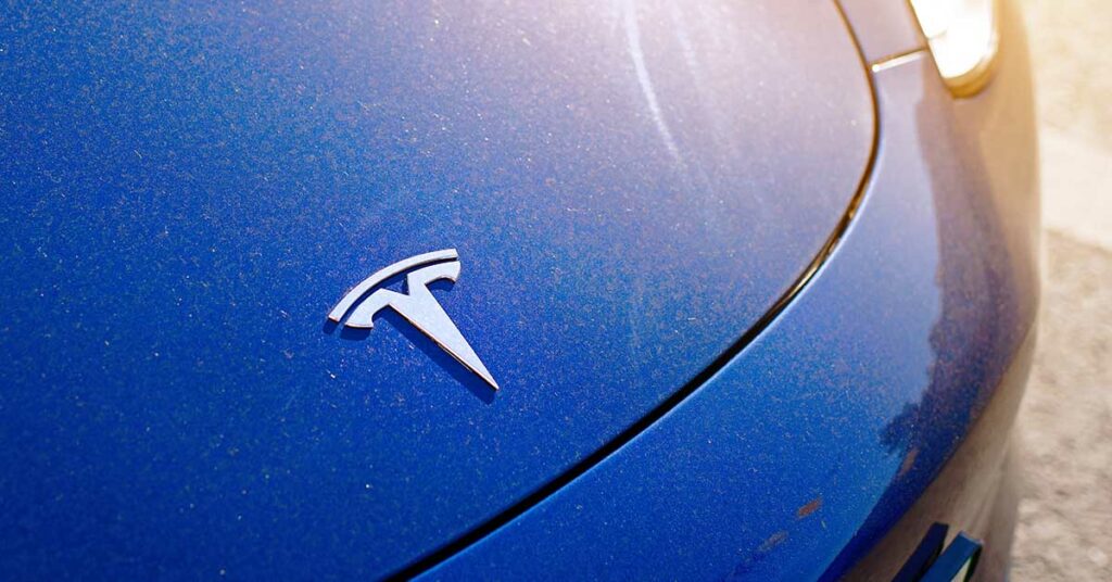 Family Holds Elon Musk Responsible After Son’s Death in Tesla’s ‘Autopilot’ Mode - Featured image