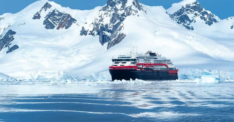 Flat Earther Travels to Antarctica to Prove His Theory—And Learns the Earth Is Round - Featured image
