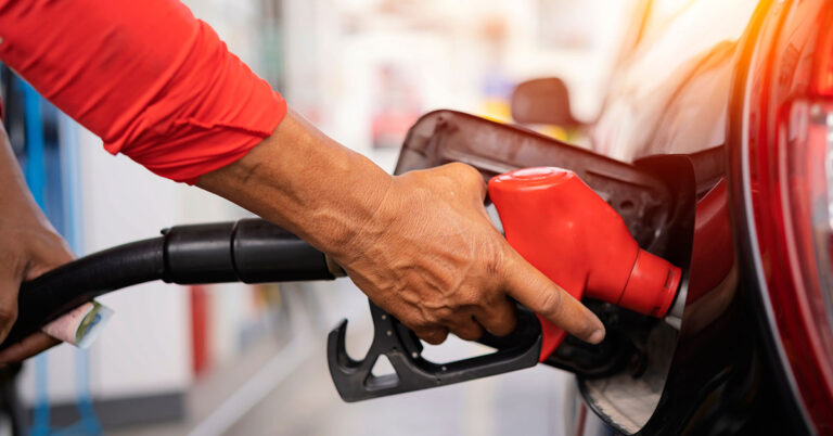 Why Do Cars Have Gas Tanks on Different Sides? - Featured image