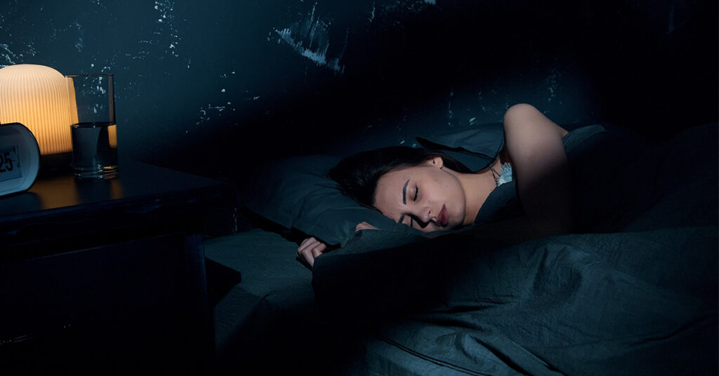 Inconsistent Sleep Patterns Could Be Damaging Your Heart, New Study Reveals - Featured image