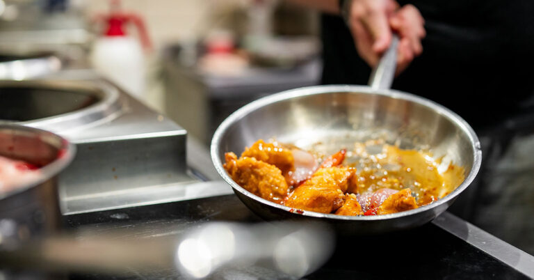 Man Burns Thumb While Cooking, Wakes Up to Find Both Legs Must Be Amputated - Featured image