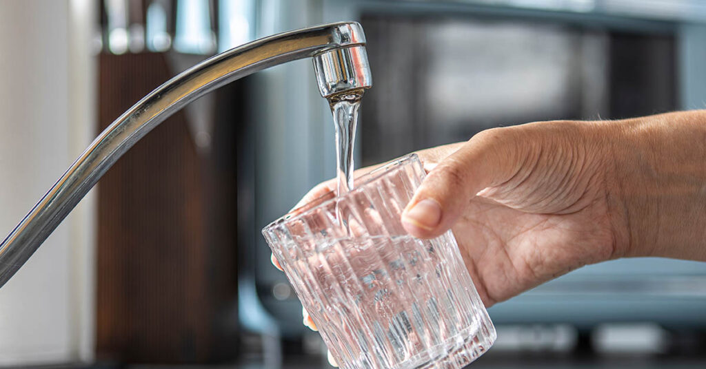 Study Claims IQ Loss From Fluorinated Water Is Significant. Here’s What You Need to Know - Featured image