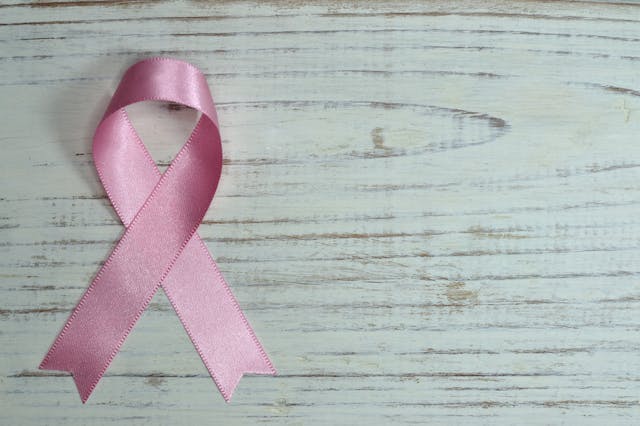 pink cancer ribbon