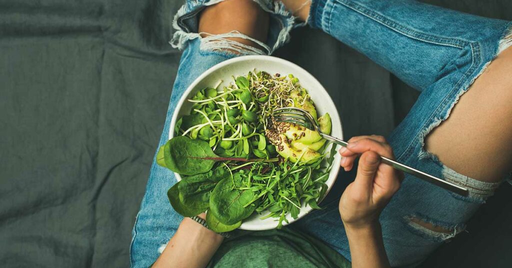 The Exact Amount Of Greens You Should Eat To Reduce Heart Disease Risk – Study - Featured image