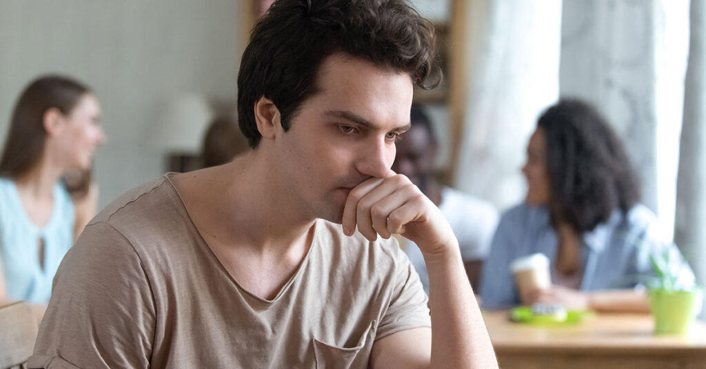 Why Highly Intelligent People Find Less Satisfaction in Friendships: A Surprising Explanation - Featured image