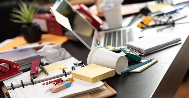 Why Highly Intelligent People Tend to Have Messy Homes - Featured image