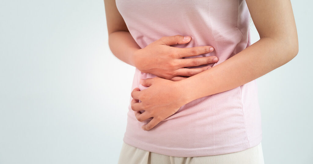 Woman Battling Advanced Colon Cancer Shares Unlikely Symptom That Didn’t Affect Her Digestion - Featured image