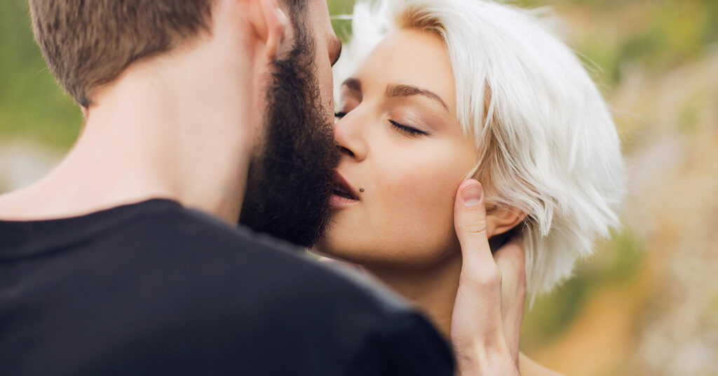 Doctor Warns: Kissing Bearded Men Might Come With Unexpected Risks - Featured image