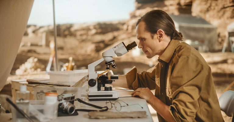 Archeologists Discover Long-Lost Temple Embedded in Remote Cliff Face - Featured image