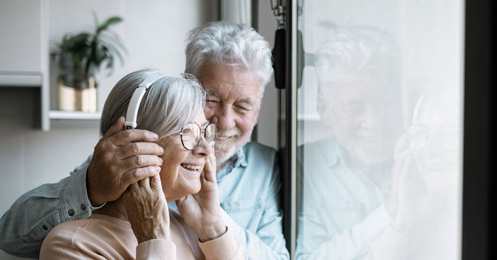 8 Helpful Devices for Supporting Nonverbal Loved Ones with Dementia - Featured image