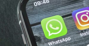 These iPhones Will No Longer Compatible with WhatsApp Starting Next Month iPhone screen featuring Whatapp and Instagram apps