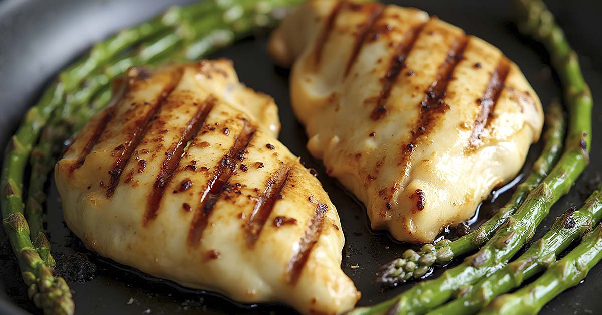 Grilled chicken with asparagus