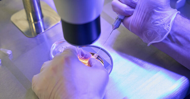 Mom Gives Birth to Baby Conceived from 27-Year-Old Frozen Embryo - Featured image