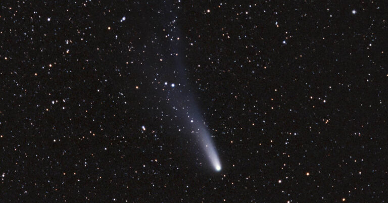 Catch Halley’s Comet Debris During the Stunning Eta Aquarid Meteor Shower - Featured image