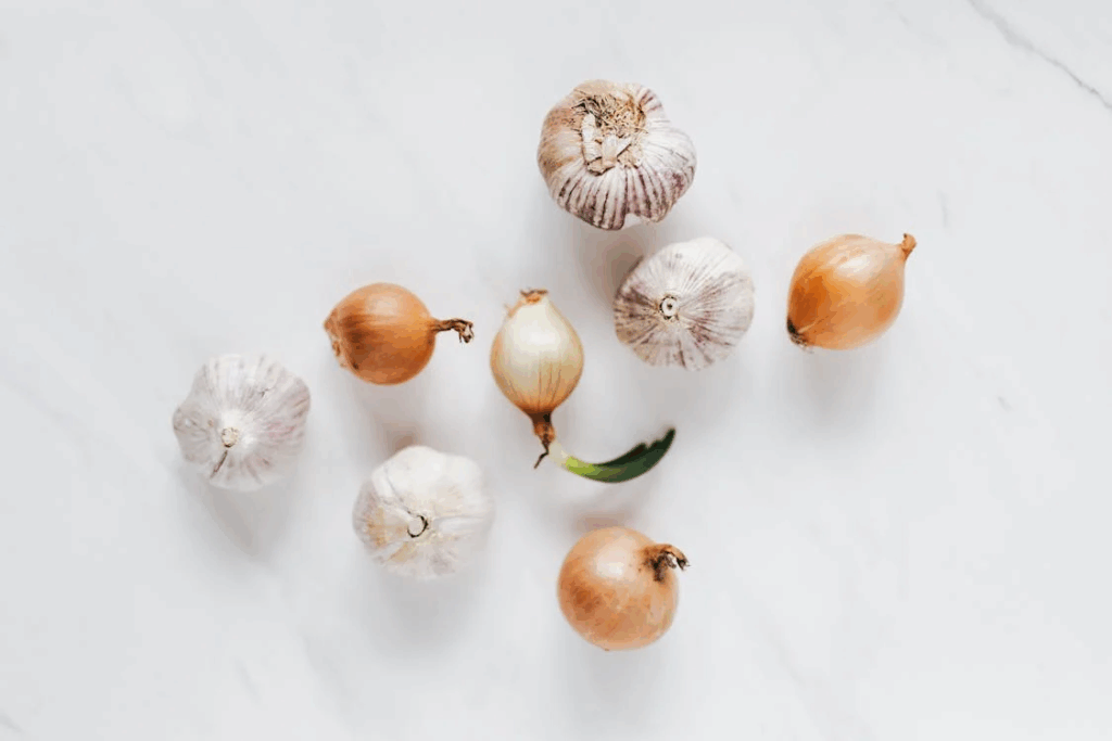 Composition of raw onions and garlic