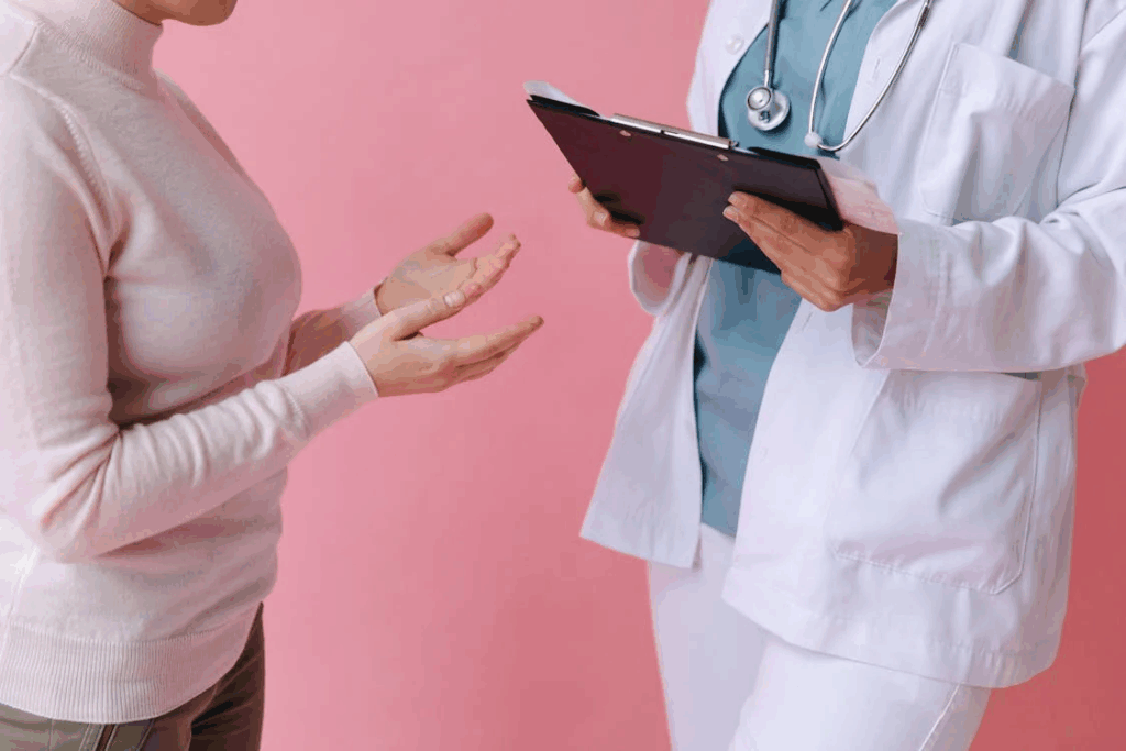 Patient talking to a doctor about skin problems. It's important to tell your doctor if the itching doesn't stop after treatment. Sometimes you need extra help, especially if your skin gets infected from scratching or if the first treatment didn't work.