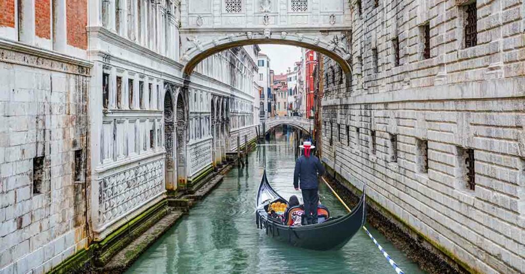 10 Countries That Would Like to Put a Stop to Tourism - Featured image