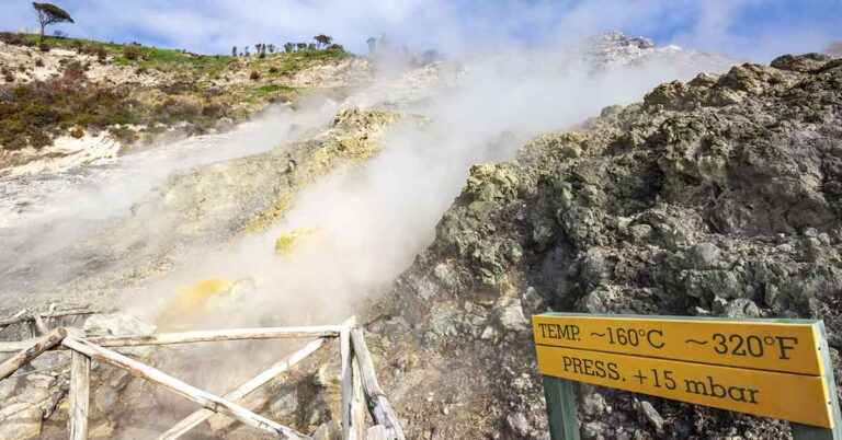 Supervolcano Shows Signs of Waking, Scientists Say It Could Affect Entire Planet - Featured image