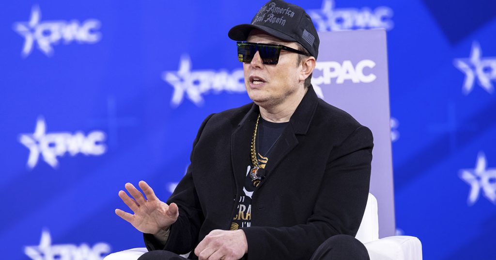 Elon Musk’s Viral Photo Lead to People Wonder What He Was Actually Doing During The Cabinet Meeting - Featured image