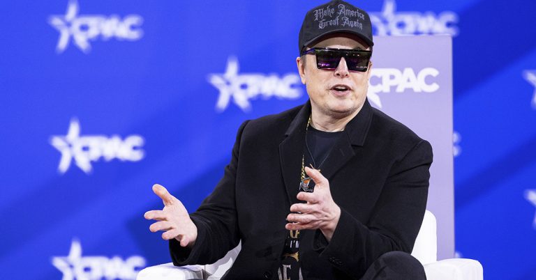 After Blistering Trump Remarks, Elon Musk Faces Deportation Call from Ex-White House Aide - Featured image