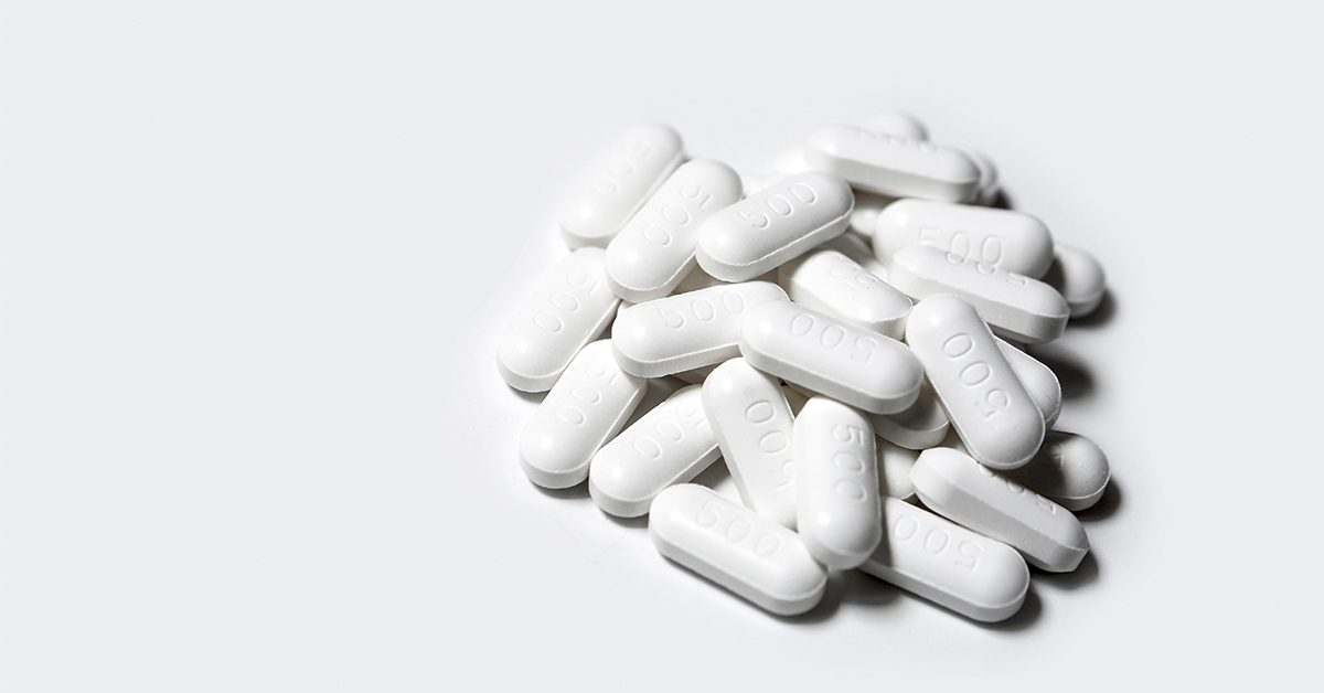 pile of acetaminophen tablets