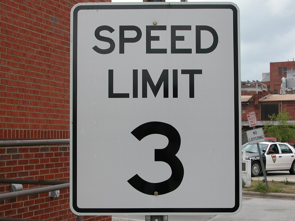 Speed limit sign displaying the number 3 on a white background with black border.