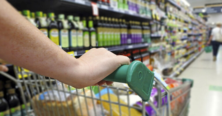8 U.S. States Hit Hardest by Grocery Tariff Price Hikes - Featured image