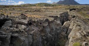Rare Footage Reveals Earth’s Surface Splitting in Seconds During Earthquake Fault Rupture fault line