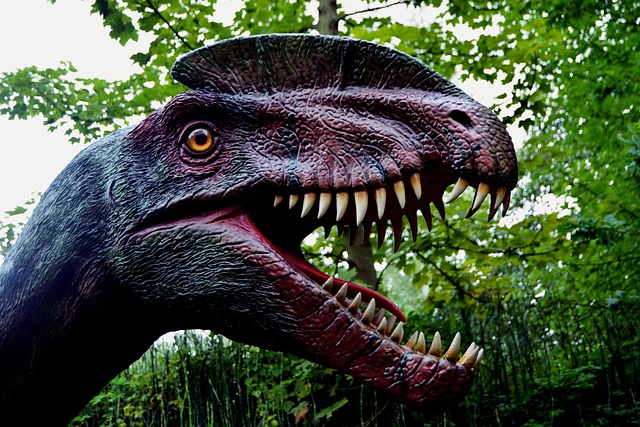 sculpted dinosaur