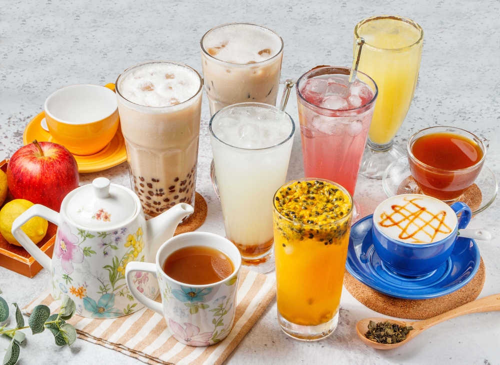 Grass Jelly Milk Tea, Passion Fruit Green Tea, Cherry Blossom Sparkling Water, Grapefruit, Apple Hi Peel, Black Coffee, Caramel Macchiato, Ginger, Bubble Tea, Kumquat Lemon, Lot of summer drinks
