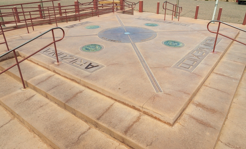 Four Corners Monument tourist site
