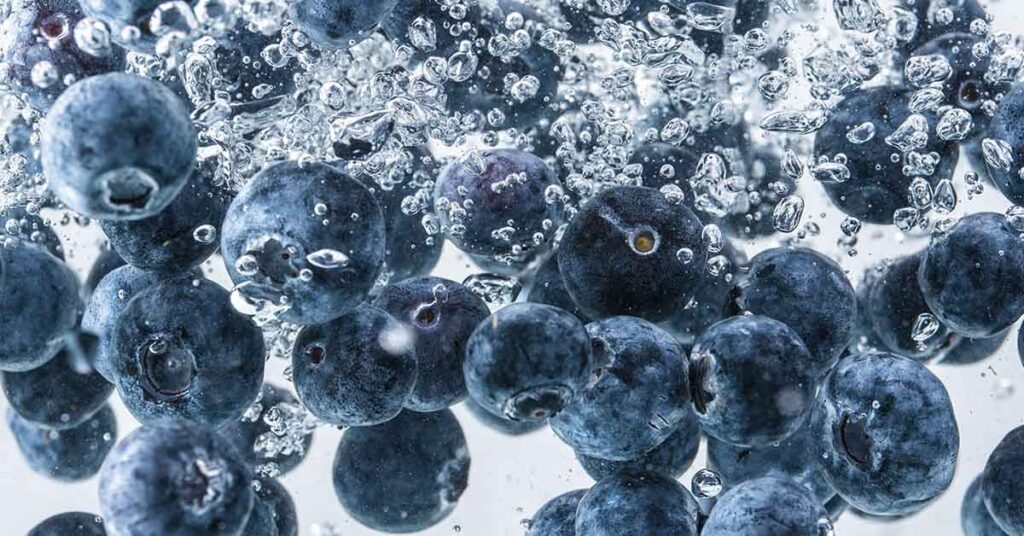 The Best Way to Wash Your Blueberries, According to Experts - Featured image