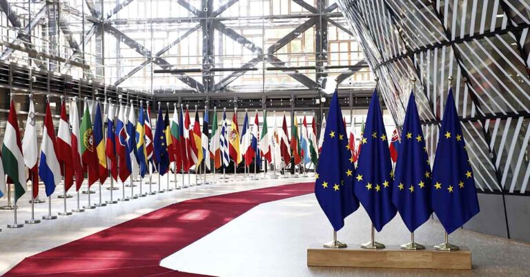 Photo With European Leaders Reignites Speculation About Trump’s Height - Featured image