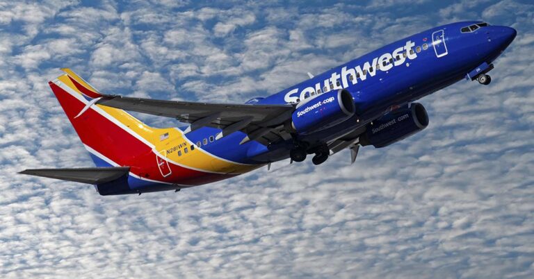 Southwest Airlines to Require Plus-Size Passengers to Book Extra Seat - Featured image