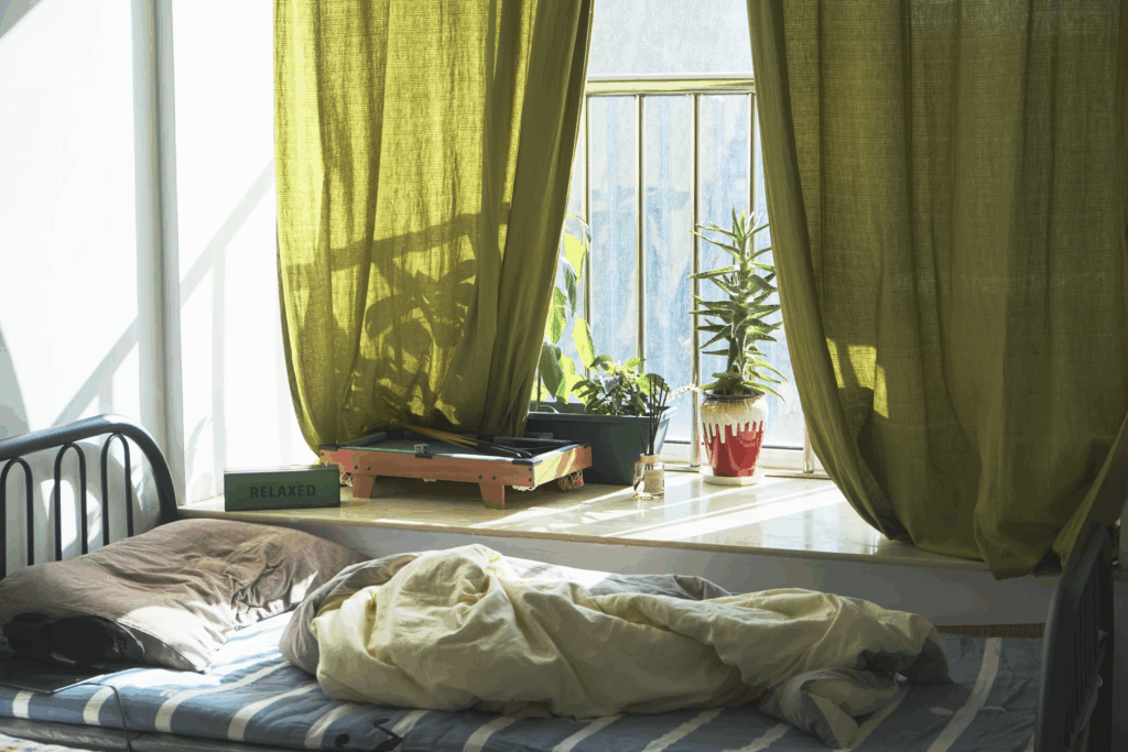 plants with green curtains