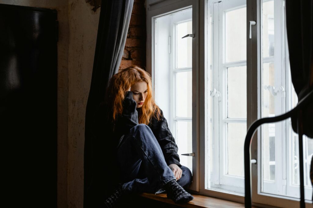 depressed womanhttps://www.shutterstock.com/shutterstock/photos/2051929916/display_1500/stock-photo-side-effects-symbol-white-card-with-words-side-effects-beautiful-blue-background-wooden-heart-2051929916.jpg