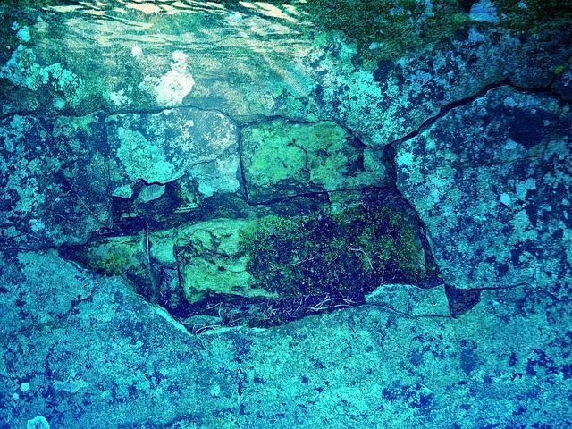 wall underwater