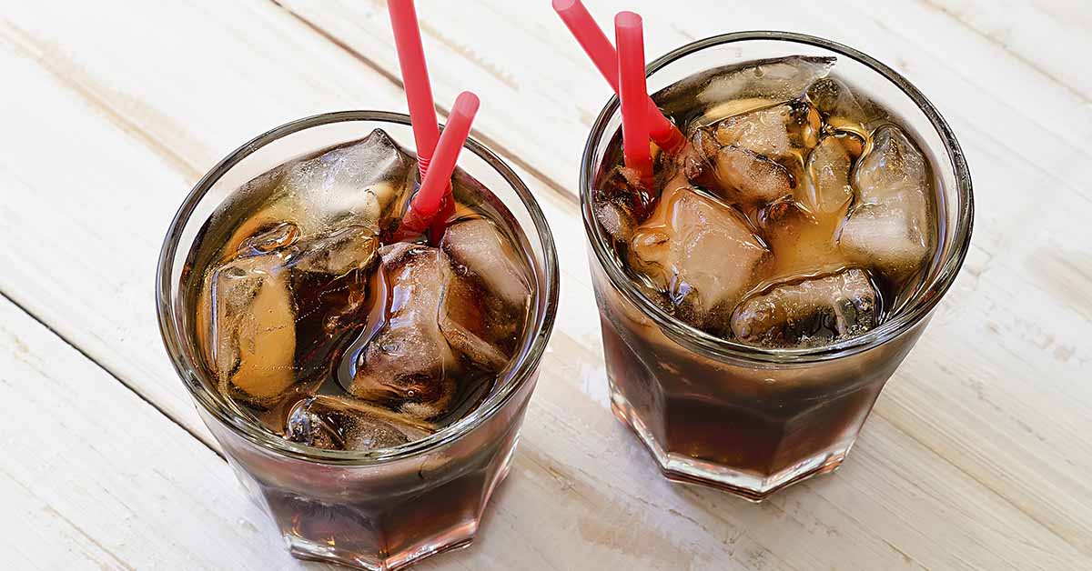 Time Lapse Shows What Happens to a Glass of Coke and Coke Zero After 100 Days at Room Temperature
