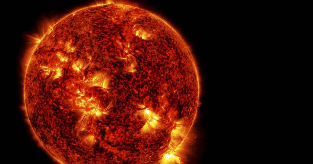 Scientists Warn: The Sun Is Starting to Destroy Starlink Satellites - Featured image