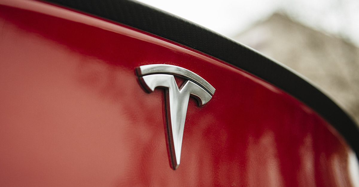 Tesla Driver and Two Children Perish After Rescuers Struggle with Electronic Doors